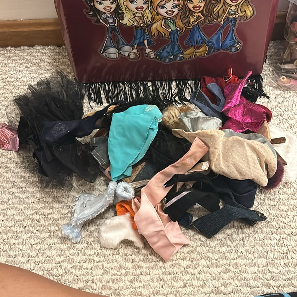Vintage Bratz Dolls AS IS - Picture 5 of 9